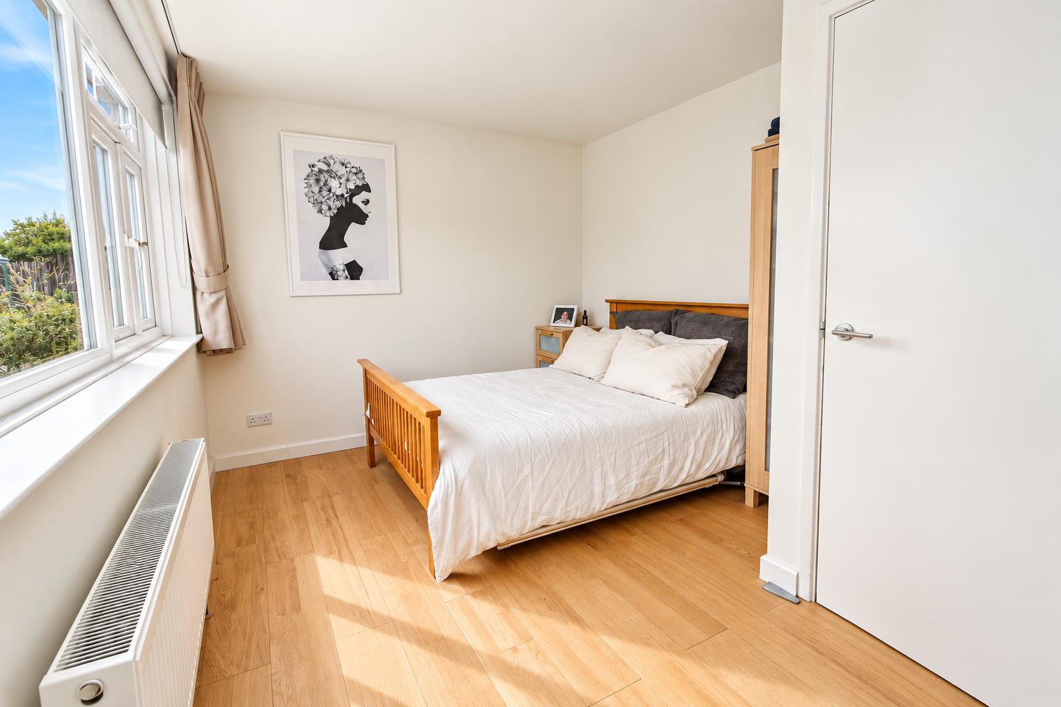 Hollymead, Carshalton